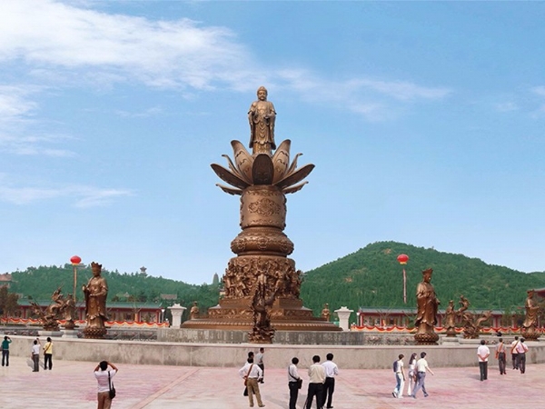 《药师颂》 坐落地：烟台南山风景区