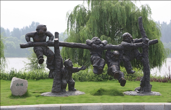 《山娃》作者：傅绍相 高度：2.4米 安放：临朐文化公园